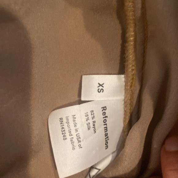 Reformation Fiona Top in Gold - Picture 3 of 3